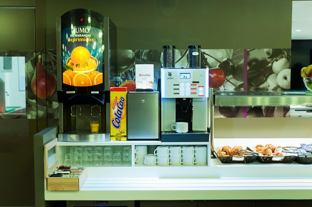 Hotel Ibis Styles Lleida Torrefarrera Buitenkant foto