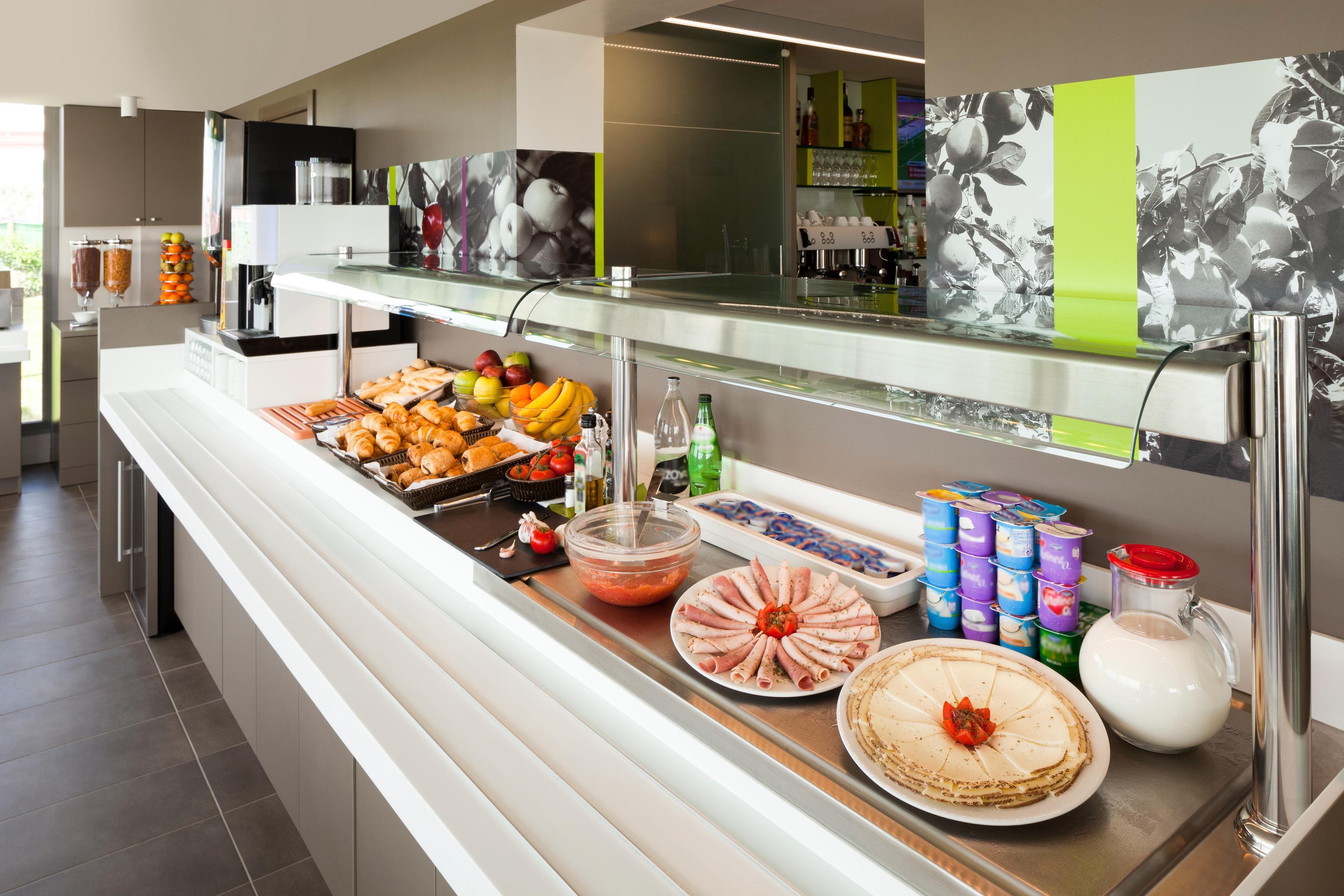 Hotel Ibis Styles Lleida Torrefarrera Buitenkant foto
