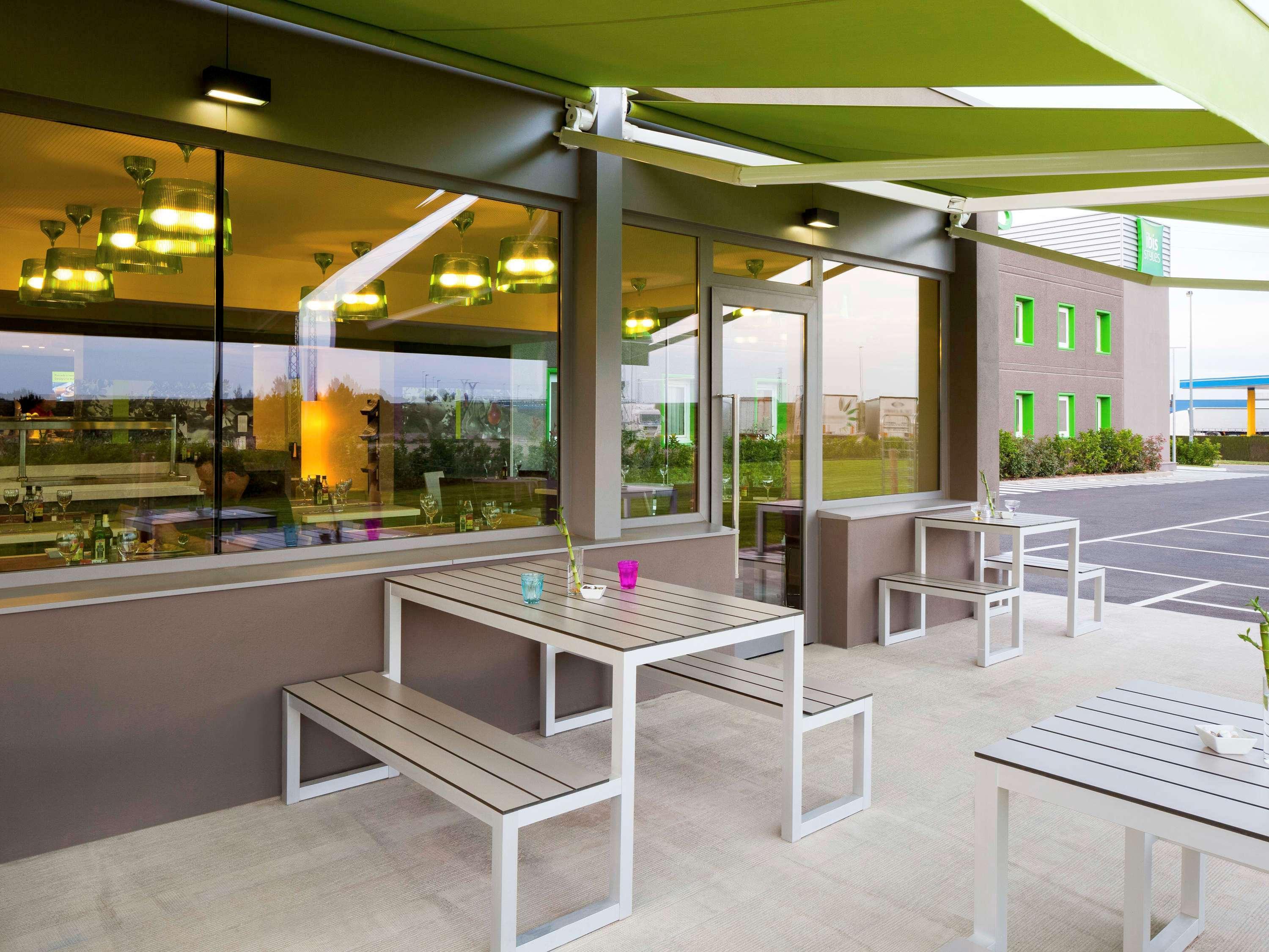 Hotel Ibis Styles Lleida Torrefarrera Buitenkant foto