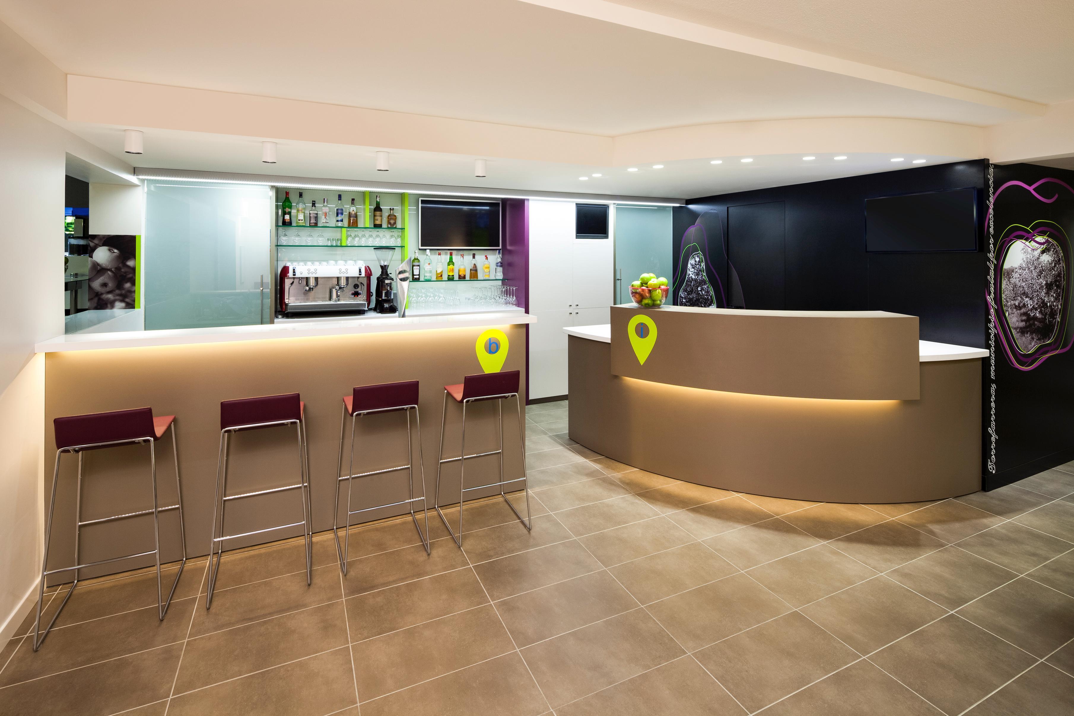 Hotel Ibis Styles Lleida Torrefarrera Buitenkant foto